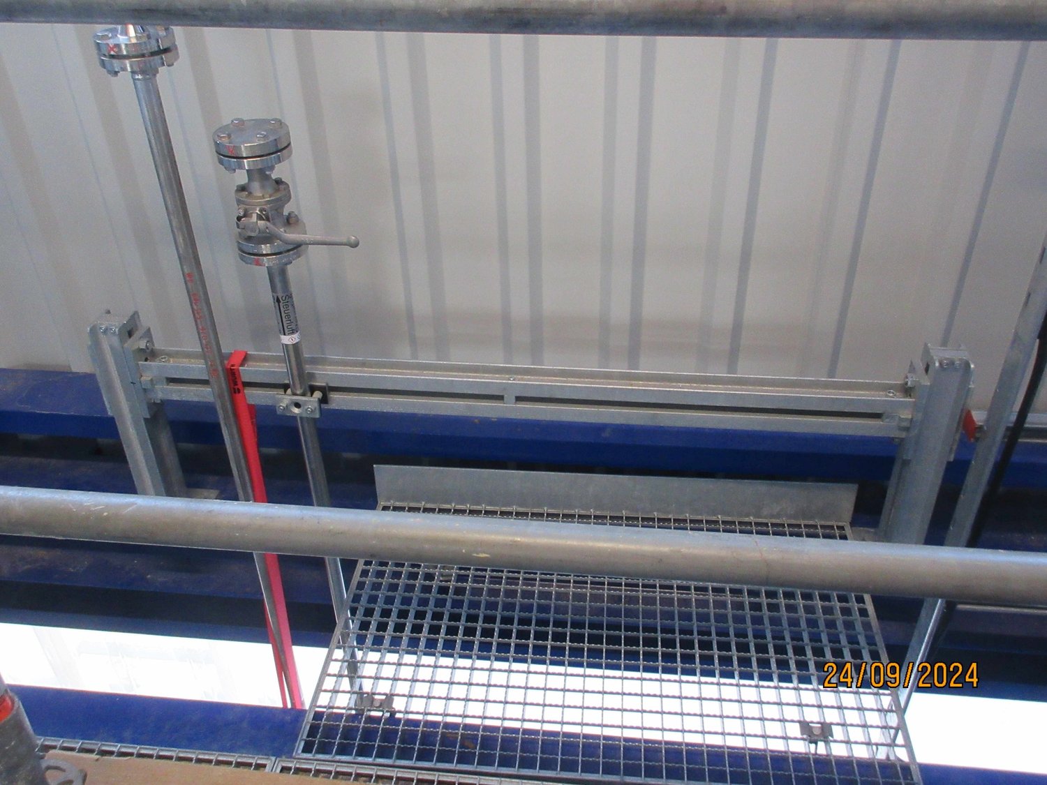 Sekundärhalter mit Klemmplatte.